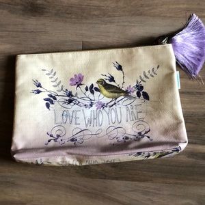 Lightweight graphic clutch